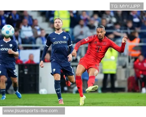 西甲激战：拜仁逆转尤文红牌事件引发全场热议与争议