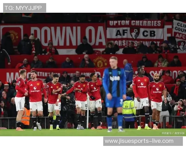 中超赛场惊现冷门曼联3-0战胜AC米兰帽子戏法引发全场狂欢